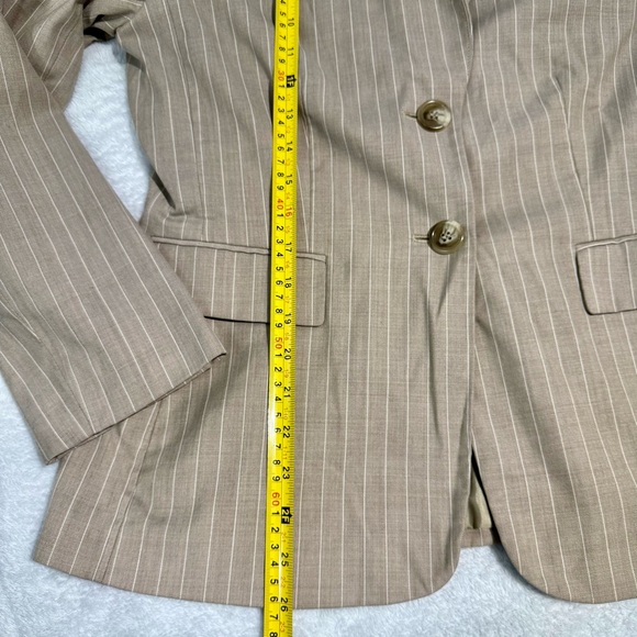 Tahari Arthur S. Levine Beige Pinstripe Blazer Size 10 - Picture 7 of 8